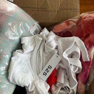 REVOLVE 525 Bundle 5 pieces NWT mix d sizes